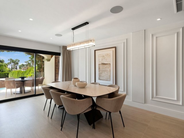 4 Schlafzimmer Reihenhaus in Nueva Andalucía