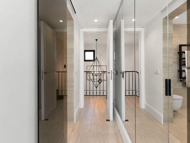 4 Schlafzimmer Reihenhaus in Nueva Andalucía