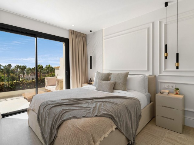 4 Schlafzimmer Reihenhaus in Nueva Andalucía