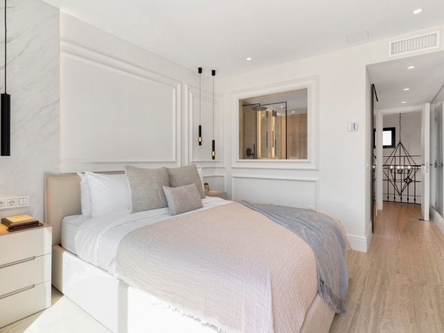 4 Schlafzimmer Reihenhaus in Nueva Andalucía