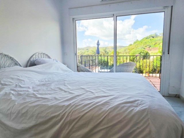 Villa con 5 Dormitorios  en La Duquesa