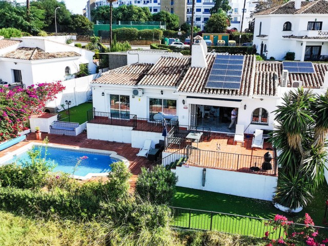 5 Bedrooms Villa in La Duquesa