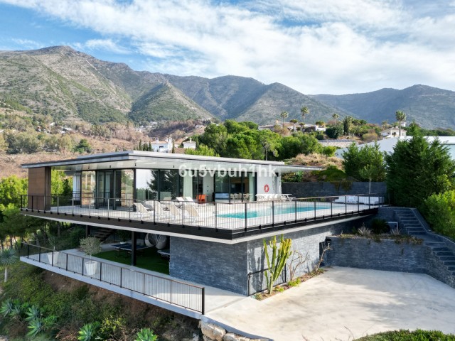 Villa con 4 Dormitorios  en Valtocado