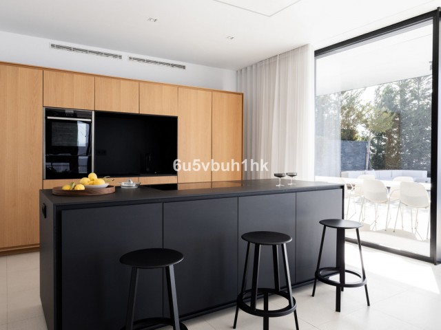 Villa con 4 Dormitorios  en Valtocado