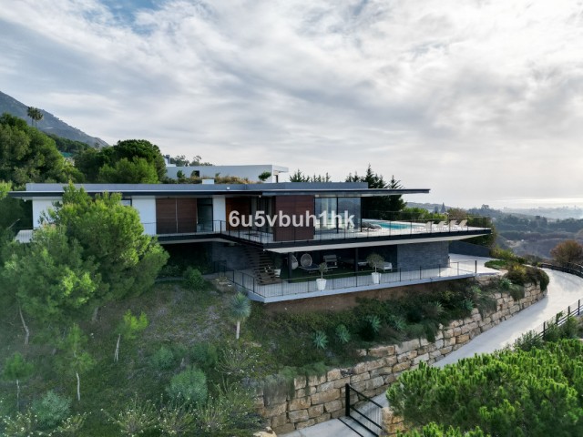 4 Makuuhuoneen Huvila Valtocado