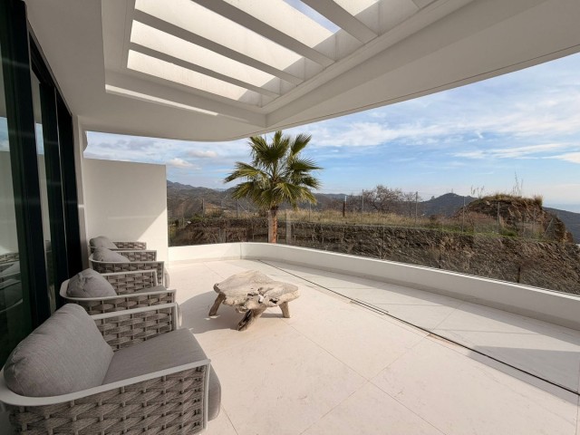 Apartamento con 2 Dormitorios  en Ojén