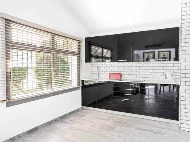 3 Bedrooms Villa in Elviria