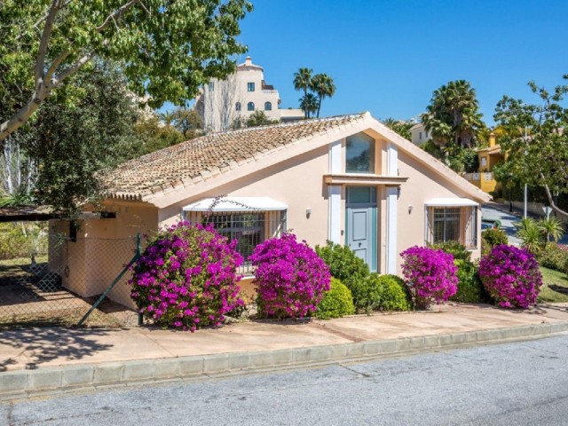 3 Bedrooms Villa in Elviria