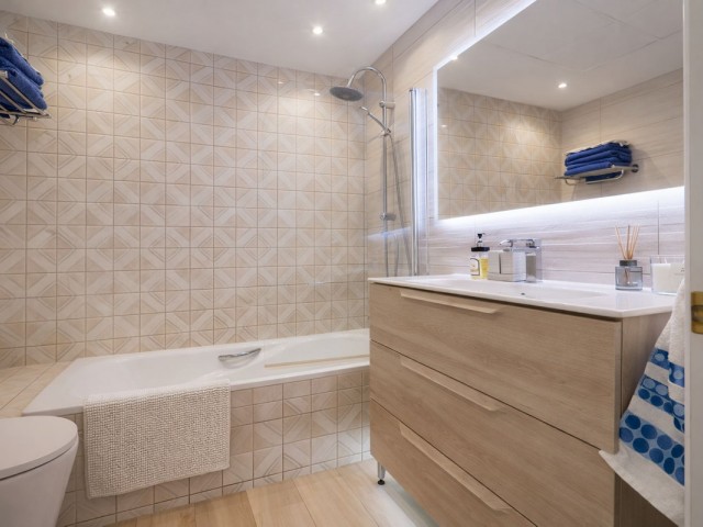 Maison mitoyenne avec 3 Chambres  à La Heredia