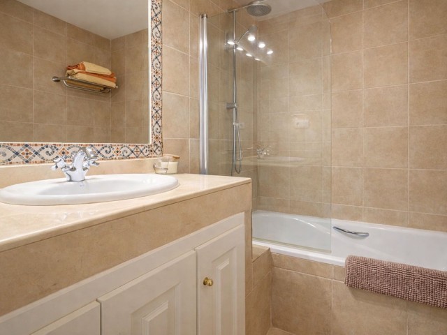 Maison mitoyenne avec 3 Chambres  à La Heredia