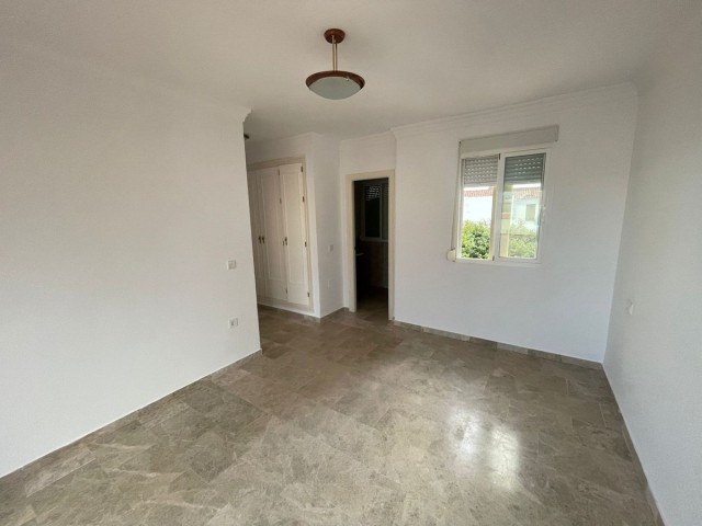 4 Bedrooms Townhouse in Casares