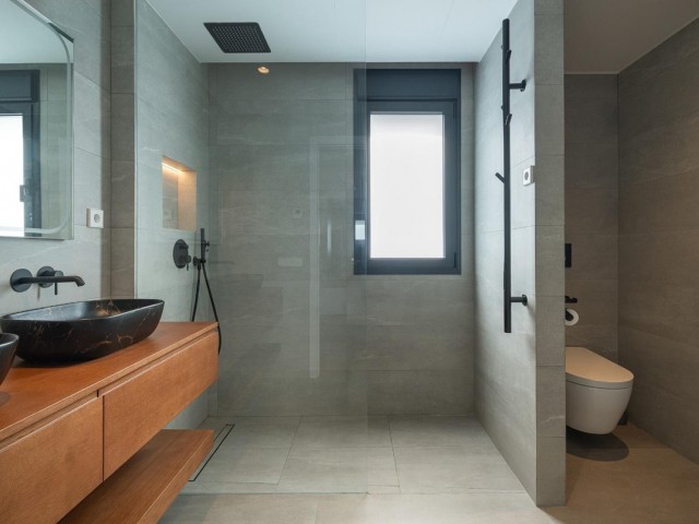 5 Bedrooms Villa in Benalmadena Costa