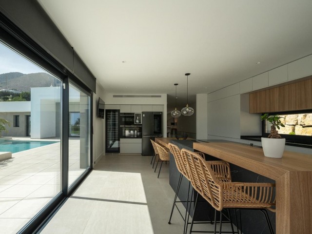 5 Bedrooms Villa in Benalmadena Costa