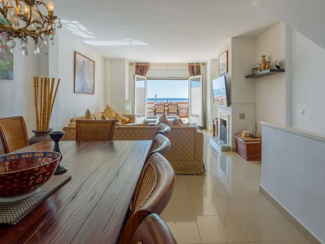 4 Bedrooms Townhouse in Estepona