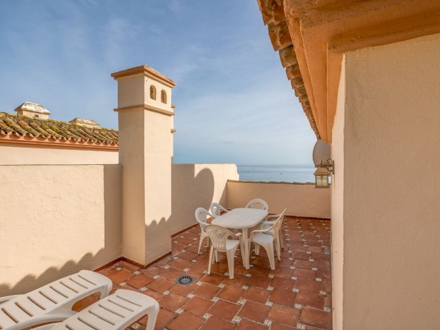 4 Bedrooms Townhouse in Estepona
