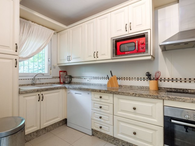 4 Bedrooms Townhouse in Estepona