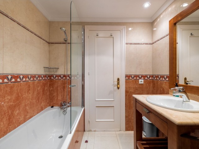 4 Bedrooms Townhouse in Estepona