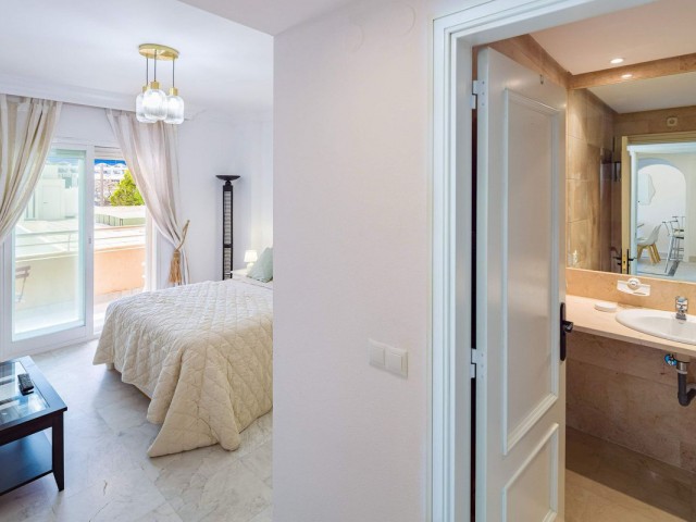 2 Bedrooms Apartment in Puerto Banús