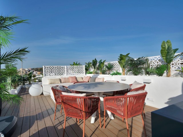 Ático con 4 Dormitorios  en Málaga