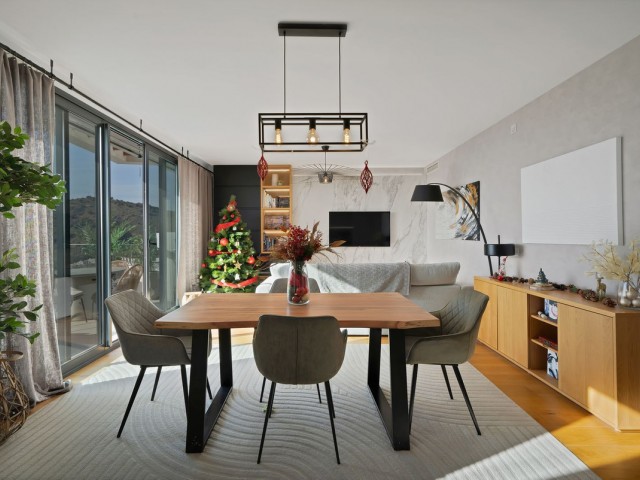 Ático con 4 Dormitorios  en Málaga