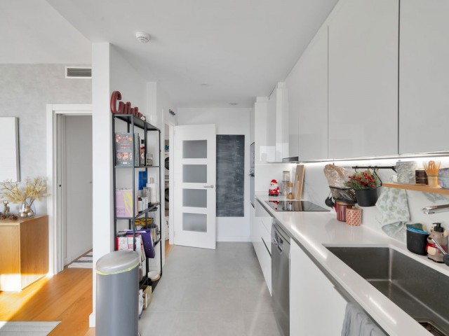 Ático con 4 Dormitorios  en Málaga