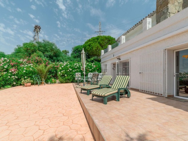 5 Bedrooms Villa in Estepona