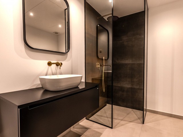 Apartamento con 3 Dormitorios  en Monte Halcones