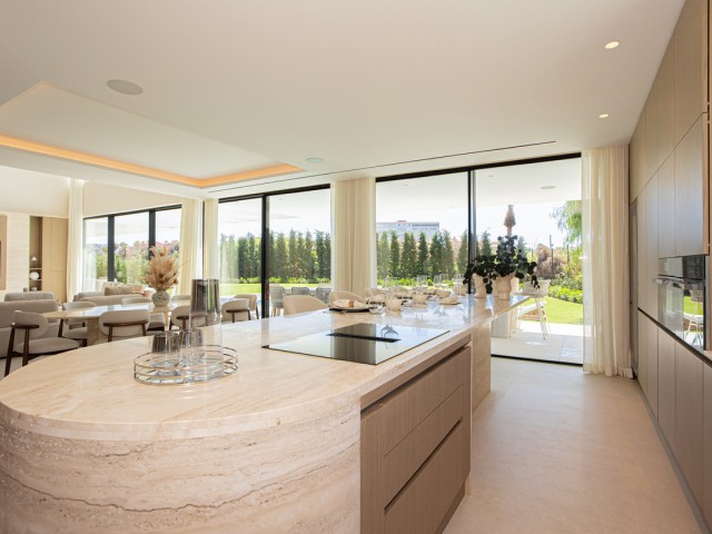 6 Soveroms Villa i Los Monteros