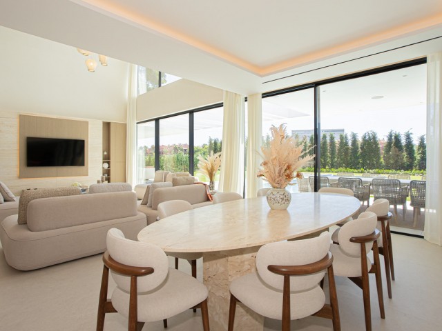 6 Soveroms Villa i Los Monteros