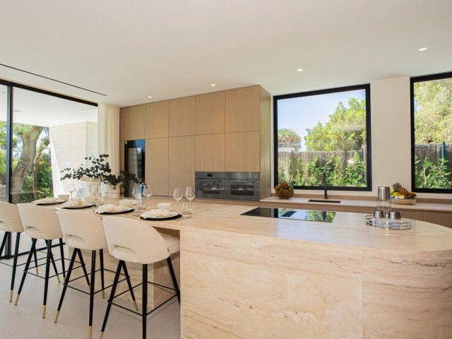 6 Soveroms Villa i Los Monteros