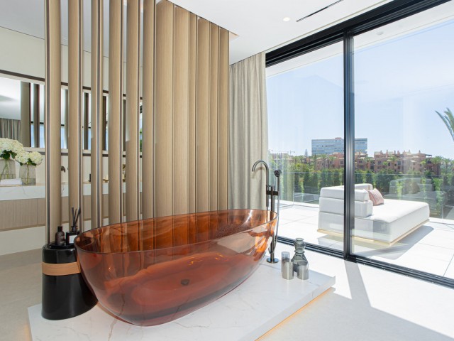 6 Soveroms Villa i Los Monteros