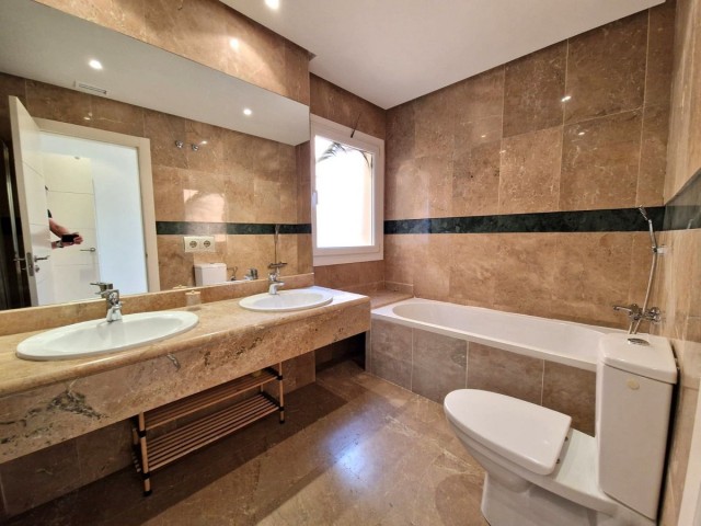 2 Bedrooms Apartment in Marbella