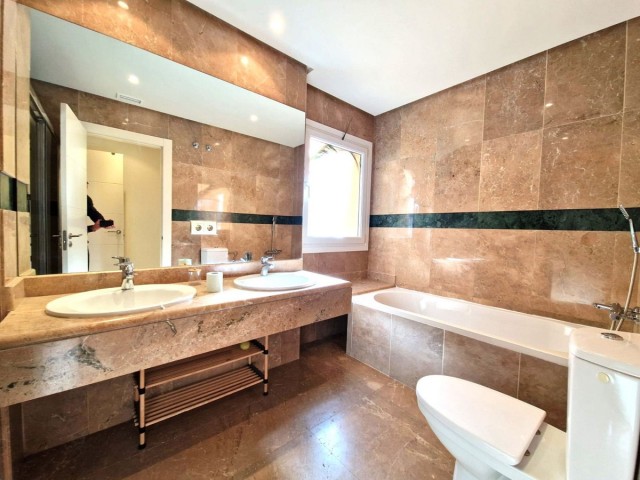 2 Bedrooms Apartment in Marbella