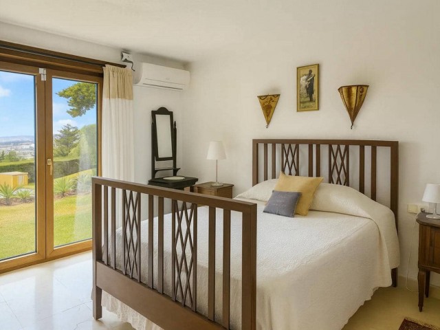 5 Bedrooms Villa in Estepona
