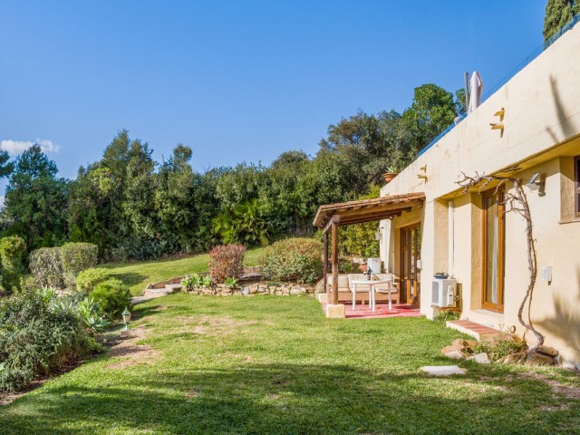 5 Bedrooms Villa in Estepona