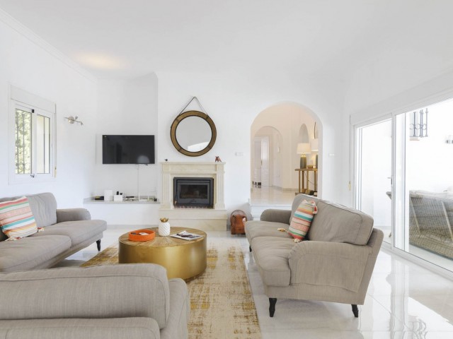 4 Bedrooms Villa in Mijas