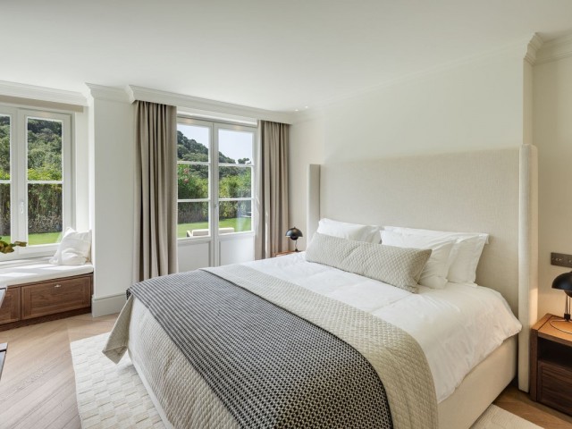 5 Bedrooms Villa in Benahavís