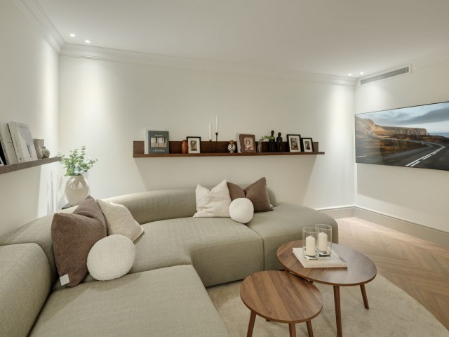 5 Bedrooms Villa in Benahavís