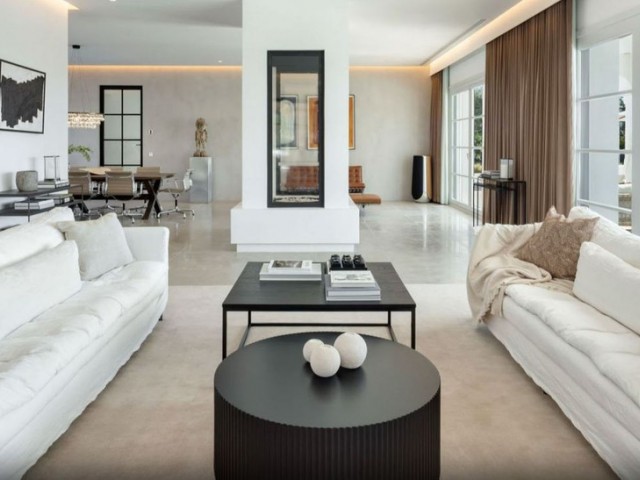 7 Bedrooms Villa in Marbella