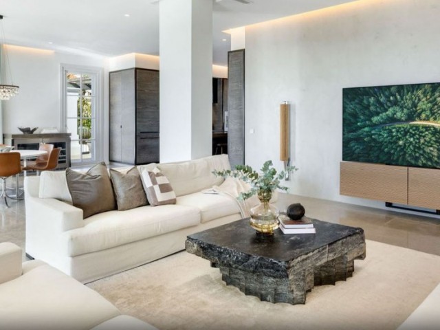 7 Bedrooms Villa in Marbella