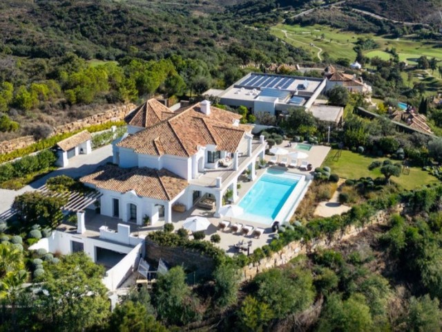 7 Bedrooms Villa in Benahavís