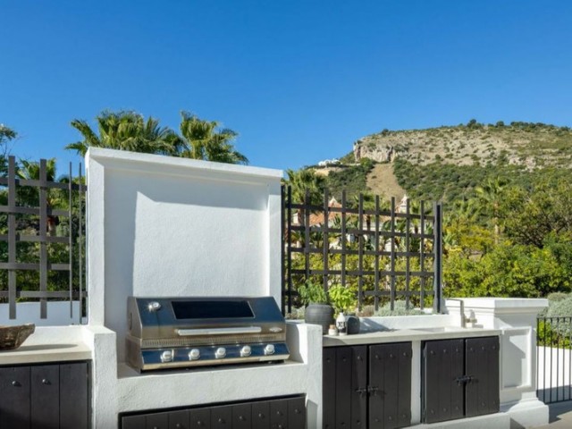7 Bedrooms Villa in Benahavís