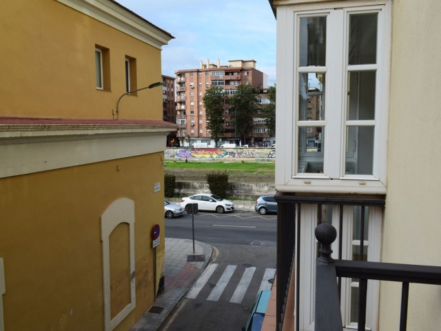 Apartamento con 2 Dormitorios  en Málaga Centro
