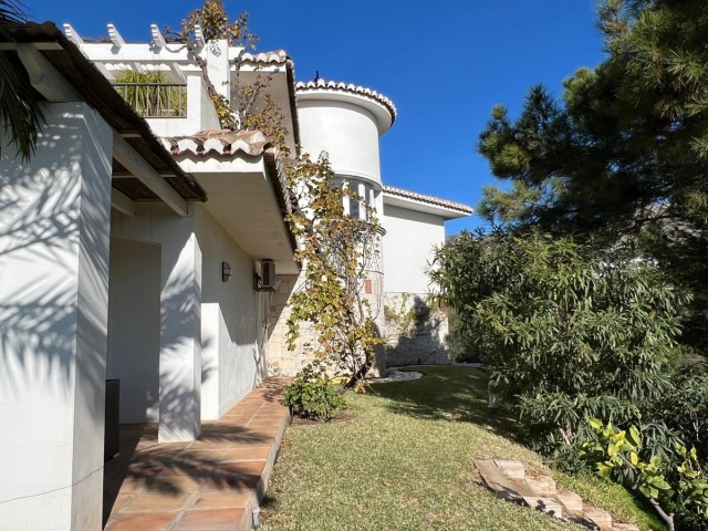 4 Bedrooms Villa in Mijas