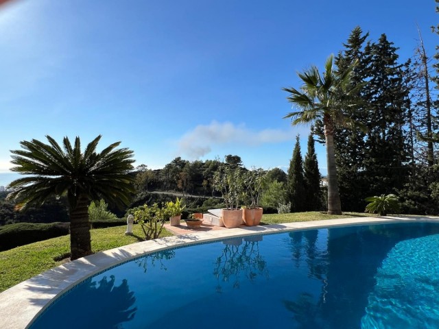 4 Bedrooms Villa in Mijas