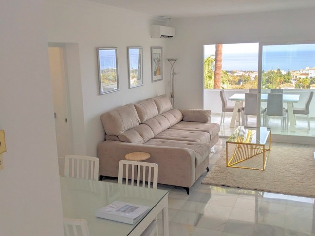 Apartamento con 4 Dormitorios  en Mijas Costa