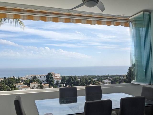 Apartamento con 4 Dormitorios  en Mijas Costa