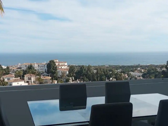 Apartamento con 4 Dormitorios  en Mijas Costa