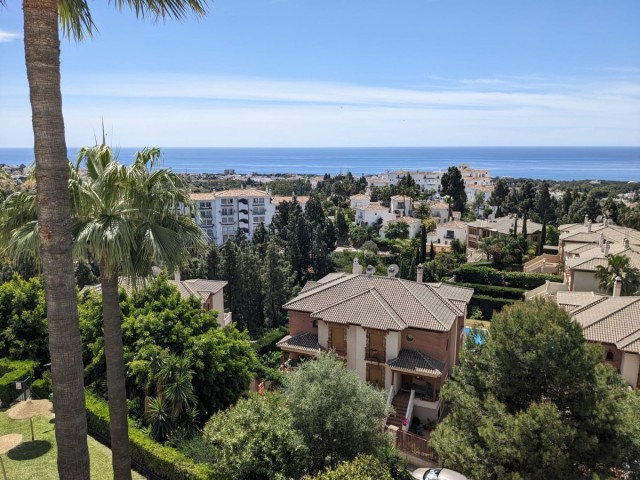 Apartamento con 4 Dormitorios  en Mijas Costa