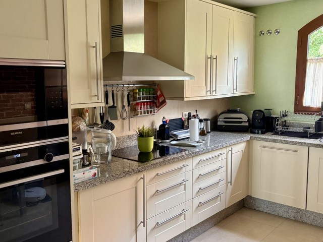 3 Bedrooms Apartment in Benahavís